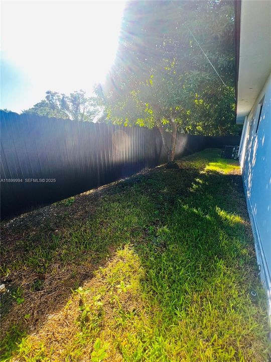 Active With Contract: $3,000 (3 beds, 2 baths, 1602 Square Feet)