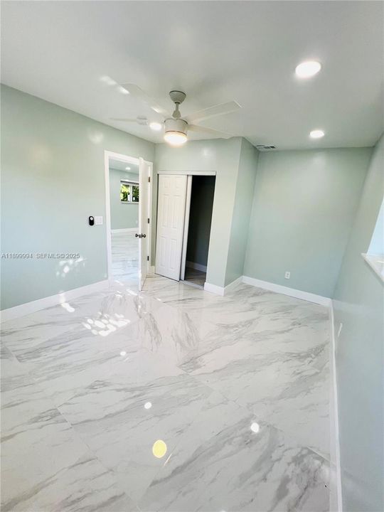 Active With Contract: $3,000 (3 beds, 2 baths, 1602 Square Feet)