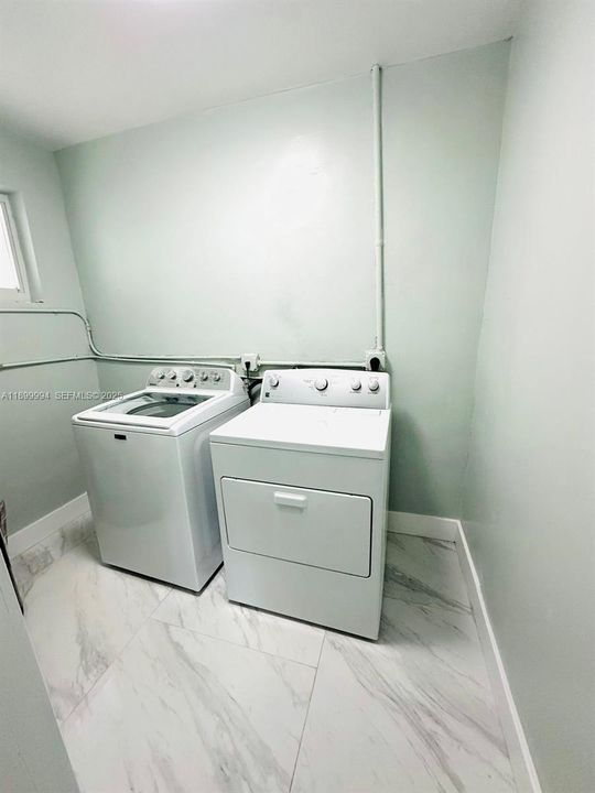 Active With Contract: $3,000 (3 beds, 2 baths, 1602 Square Feet)