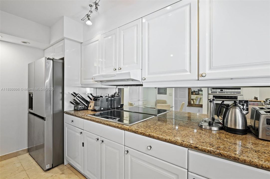 For Rent: $8,500 (2 beds, 2 baths, 1600 Square Feet)