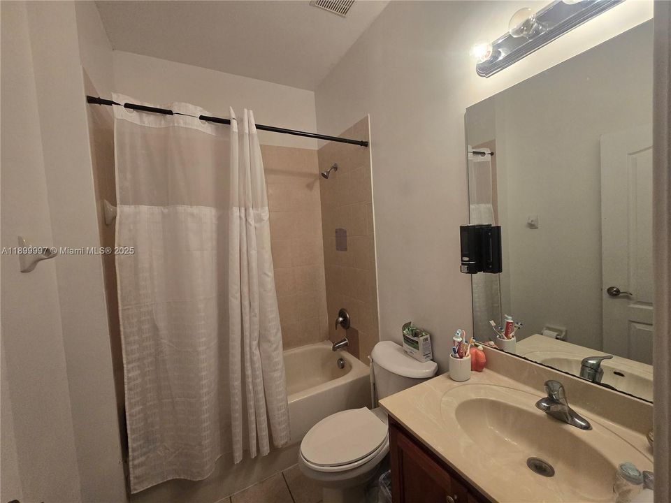 For Sale: $367,000 (4 beds, 3 baths, 1592 Square Feet)