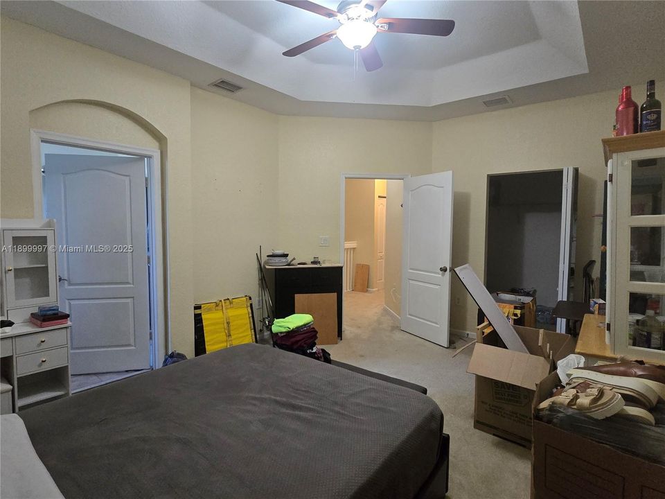 For Sale: $367,000 (4 beds, 3 baths, 1592 Square Feet)