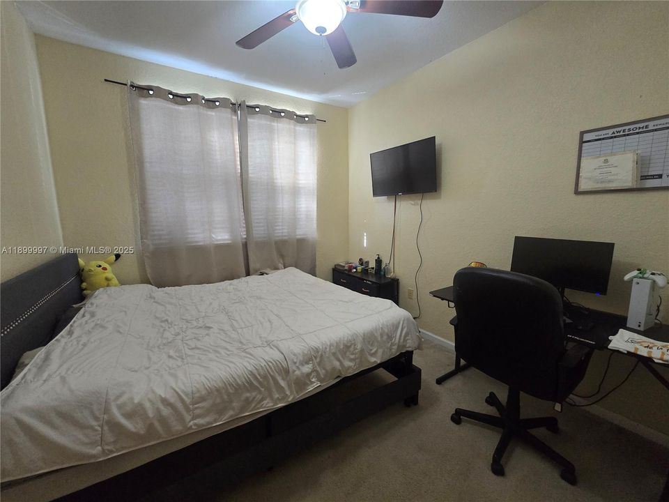 For Sale: $367,000 (4 beds, 3 baths, 1592 Square Feet)