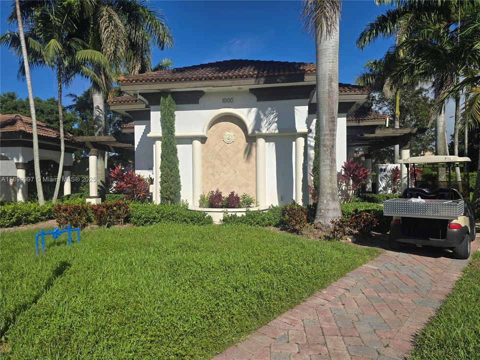 For Sale: $367,000 (4 beds, 3 baths, 1592 Square Feet)