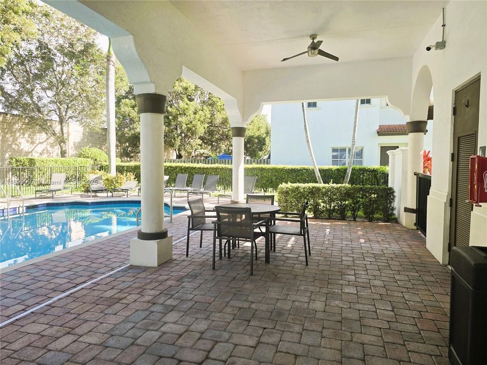 For Sale: $367,000 (4 beds, 3 baths, 1592 Square Feet)