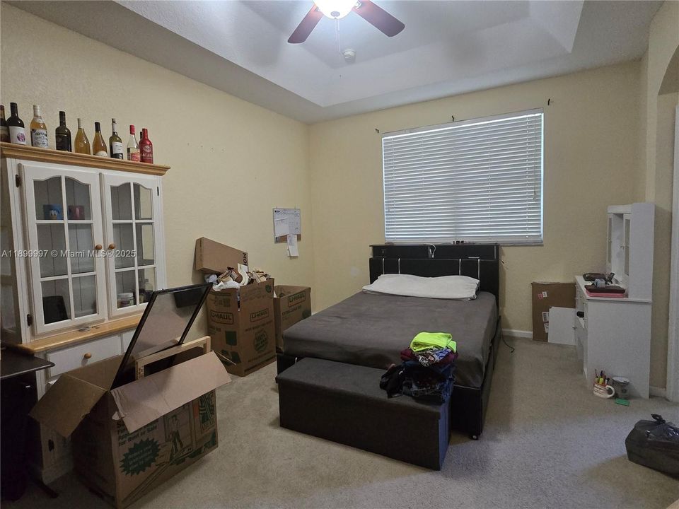 For Sale: $367,000 (4 beds, 3 baths, 1592 Square Feet)