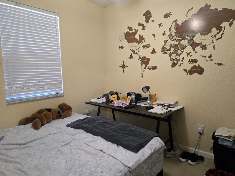 For Sale: $367,000 (4 beds, 3 baths, 1592 Square Feet)