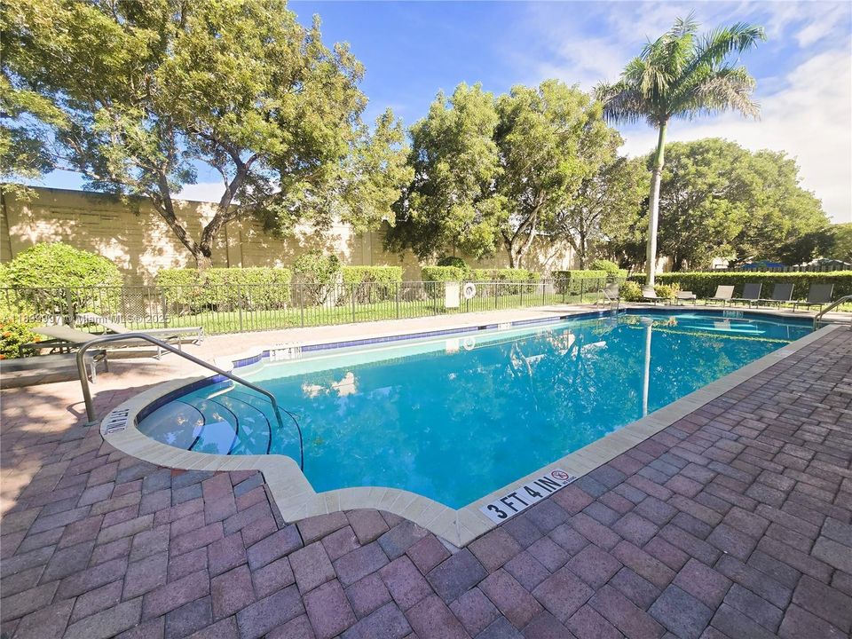 For Sale: $367,000 (4 beds, 3 baths, 1592 Square Feet)