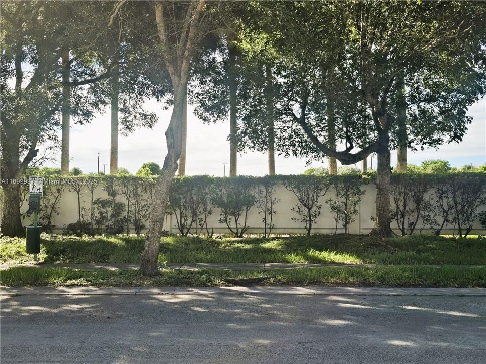 For Sale: $367,000 (4 beds, 3 baths, 1592 Square Feet)