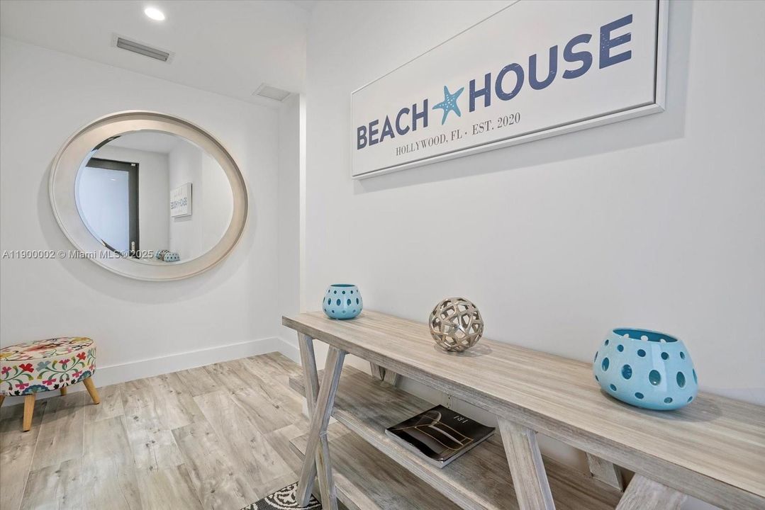 For Rent: $9,900 (4 beds, 3 baths, 2736 Square Feet)