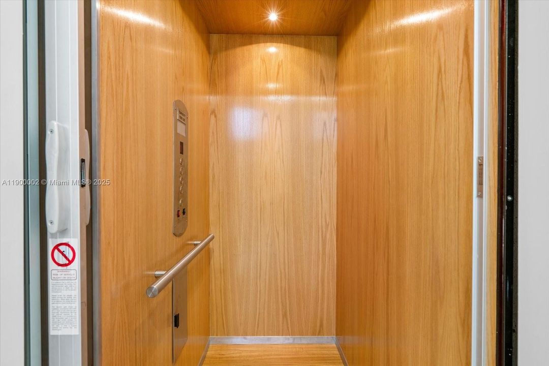 For Rent: $9,900 (4 beds, 3 baths, 2736 Square Feet)