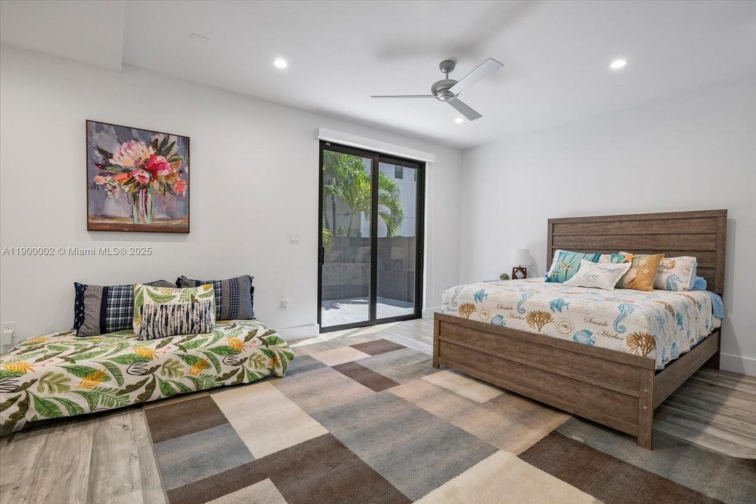 For Rent: $9,900 (4 beds, 3 baths, 2736 Square Feet)