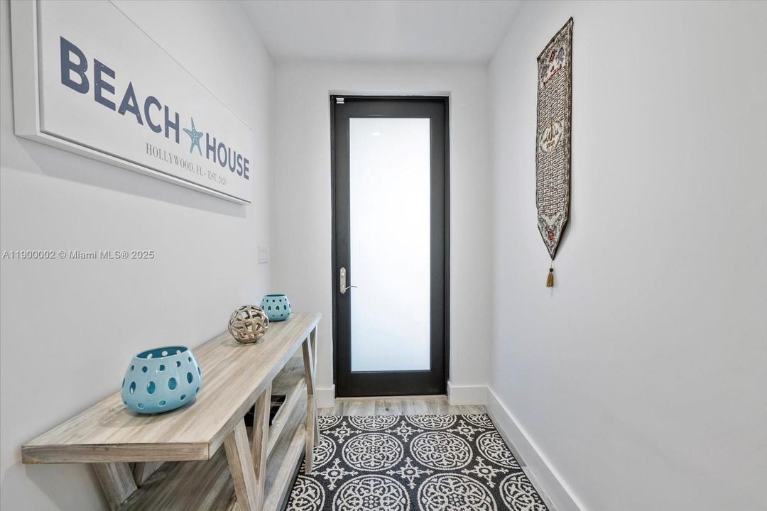 For Rent: $9,900 (4 beds, 3 baths, 2736 Square Feet)