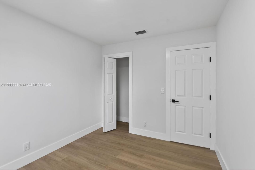 For Sale: $420,000 (3 beds, 2 baths, 1065 Square Feet)