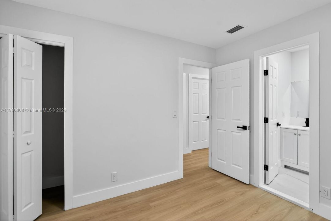 For Sale: $420,000 (3 beds, 2 baths, 1065 Square Feet)