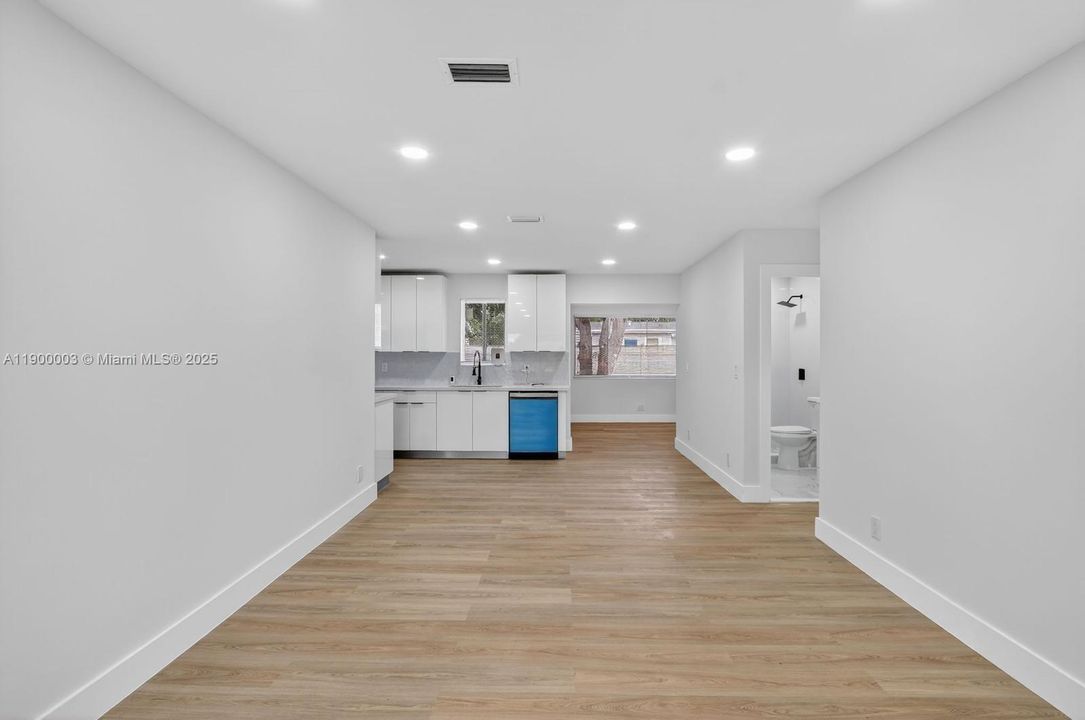 For Sale: $420,000 (3 beds, 2 baths, 1065 Square Feet)