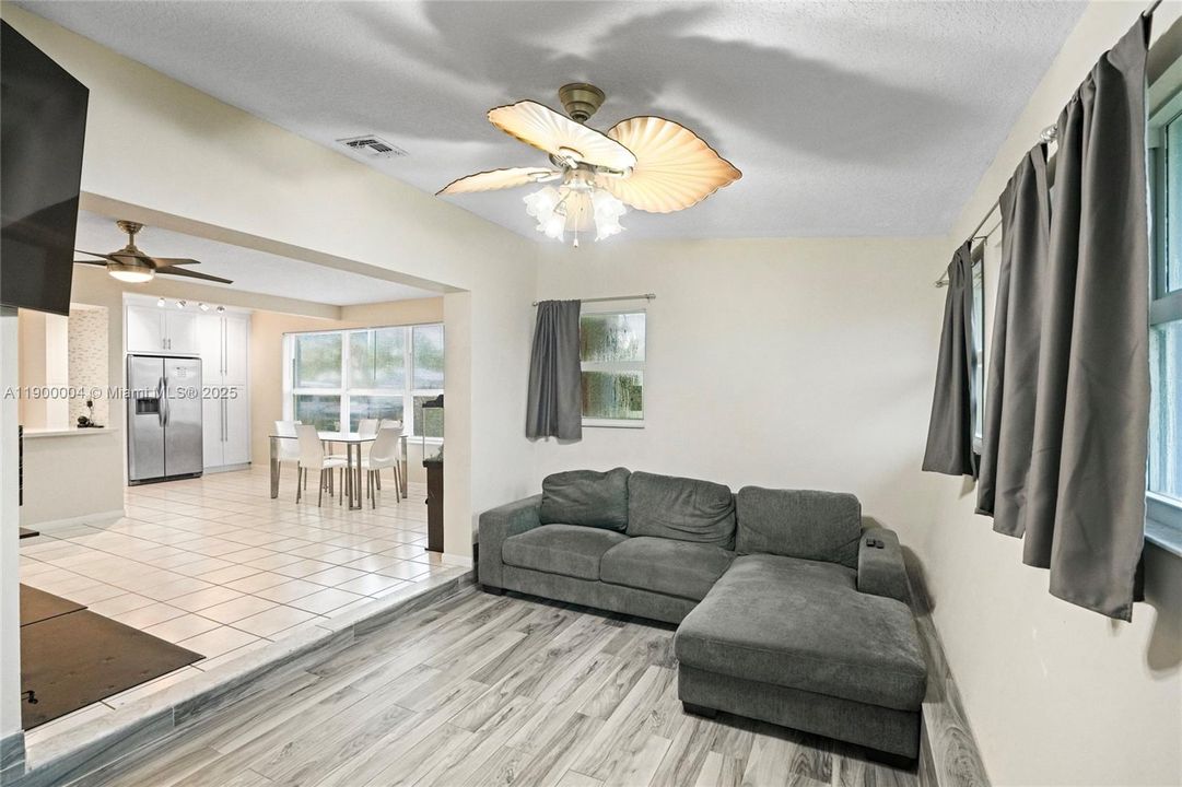 Recently Rented: $3,500 (3 beds, 2 baths, 1302 Square Feet)