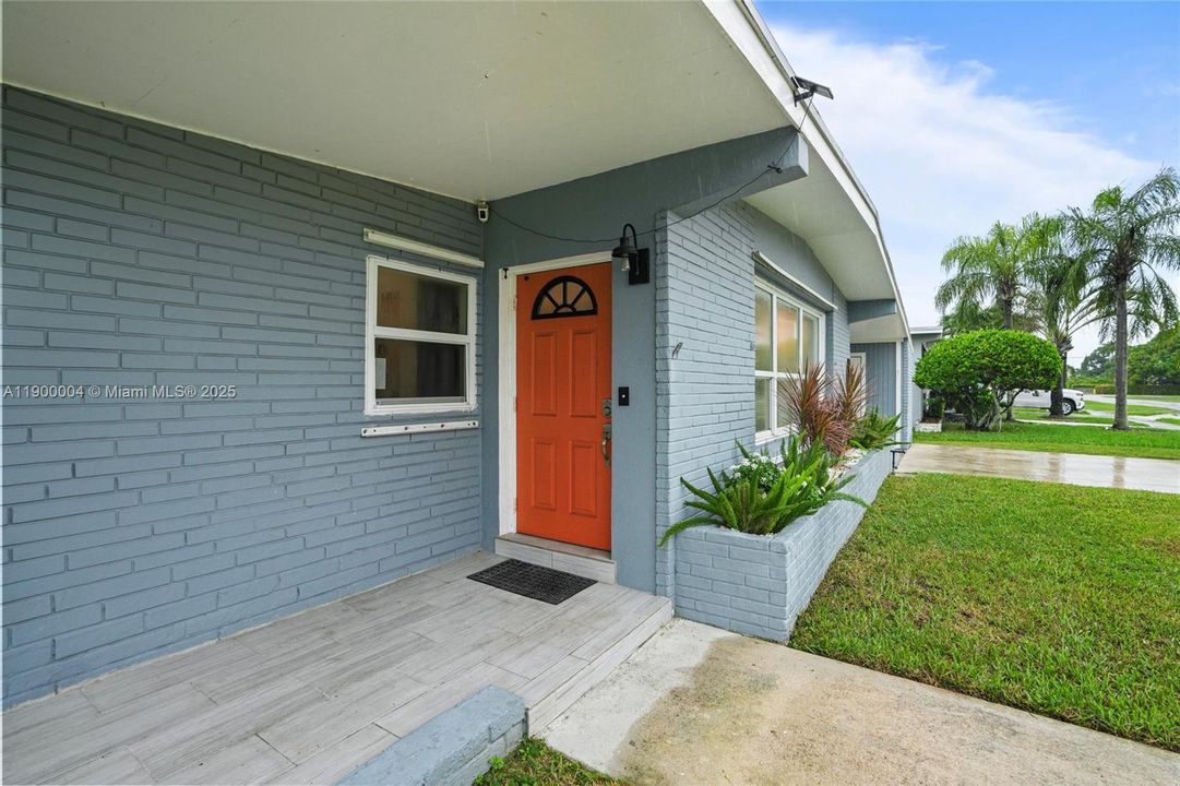 Recently Rented: $3,500 (3 beds, 2 baths, 1302 Square Feet)