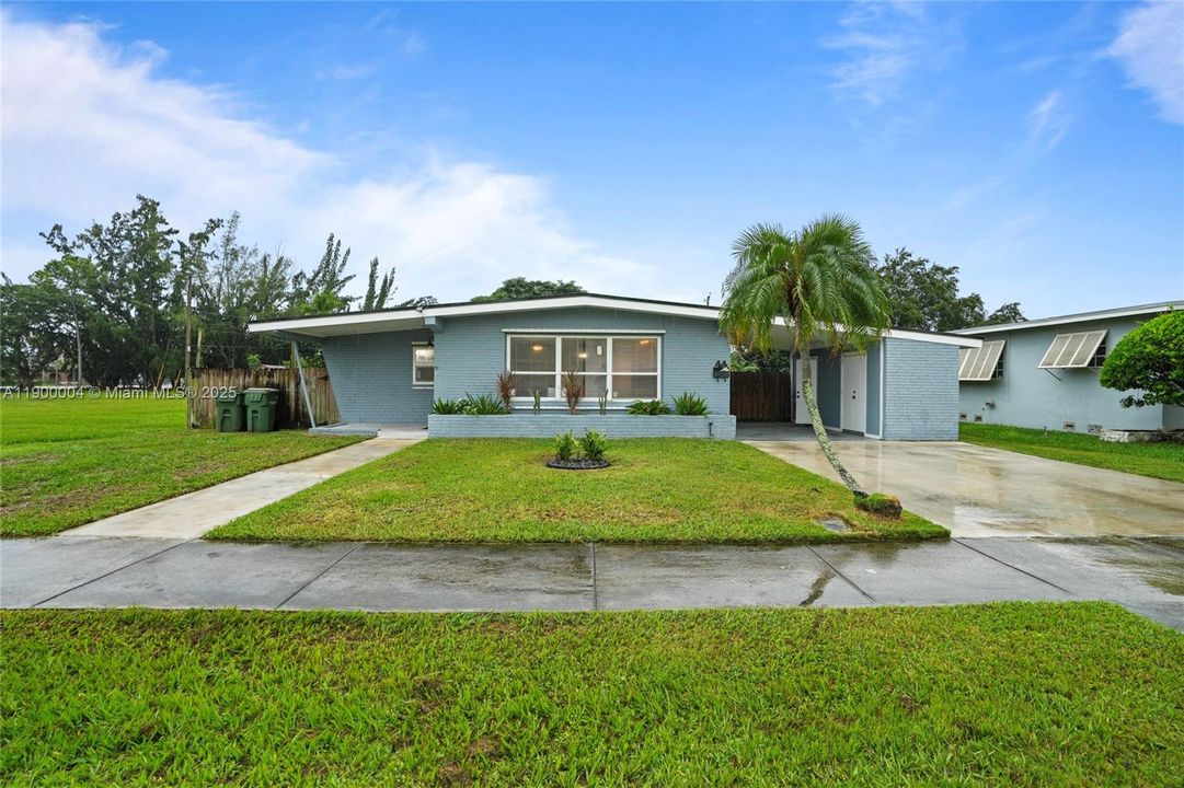 Recently Rented: $3,500 (3 beds, 2 baths, 1302 Square Feet)