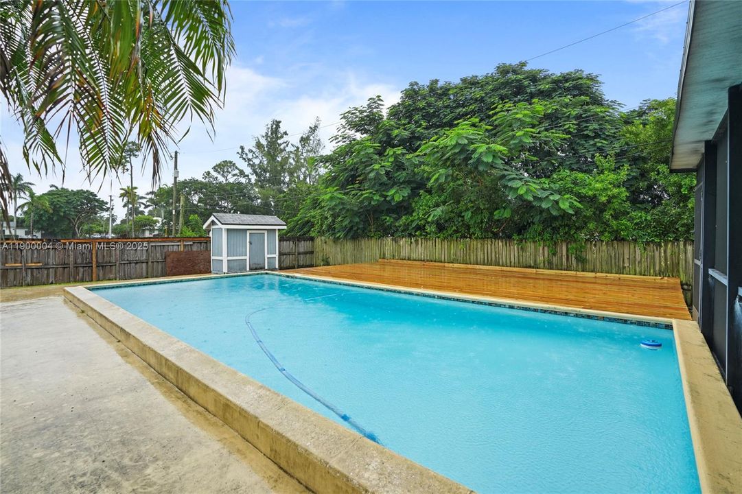 Recently Rented: $3,500 (3 beds, 2 baths, 1302 Square Feet)