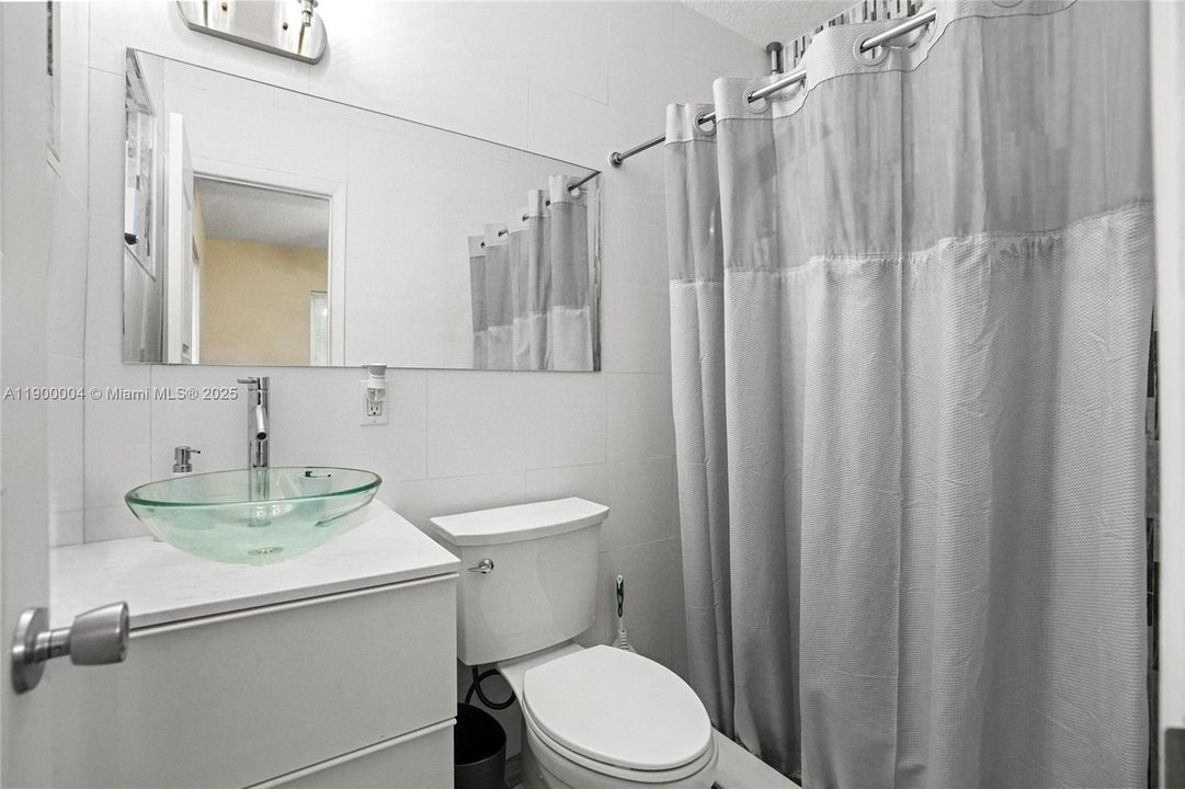 Recently Rented: $3,500 (3 beds, 2 baths, 1302 Square Feet)