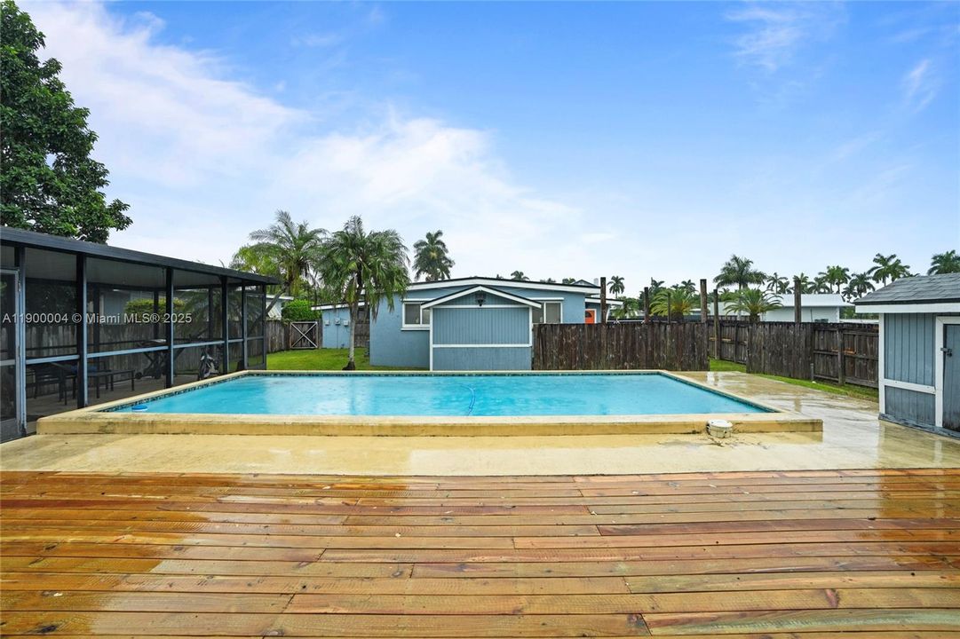 Recently Rented: $3,500 (3 beds, 2 baths, 1302 Square Feet)