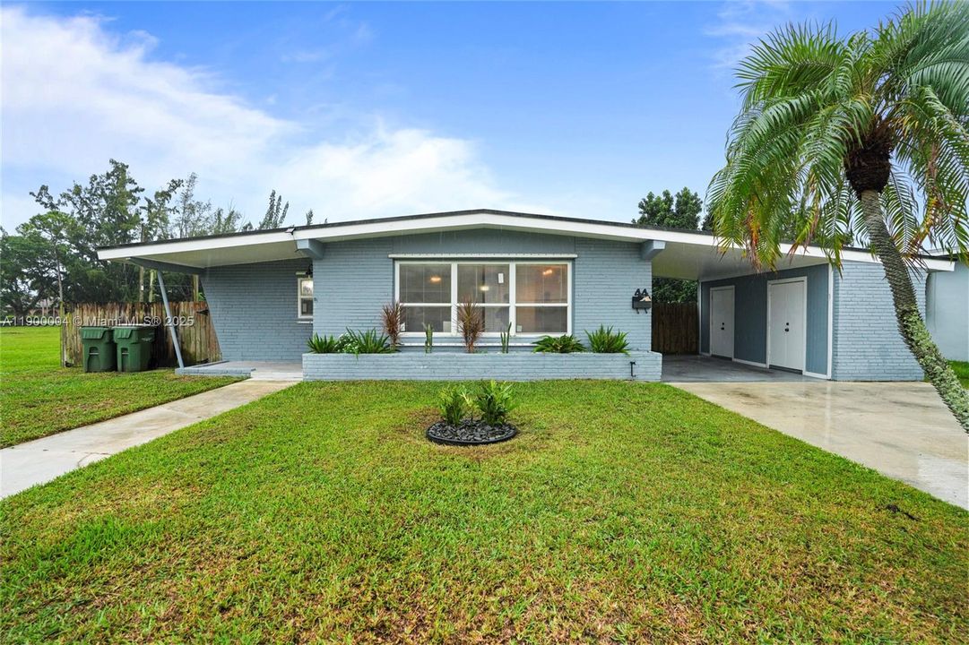 Recently Rented: $3,500 (3 beds, 2 baths, 1302 Square Feet)