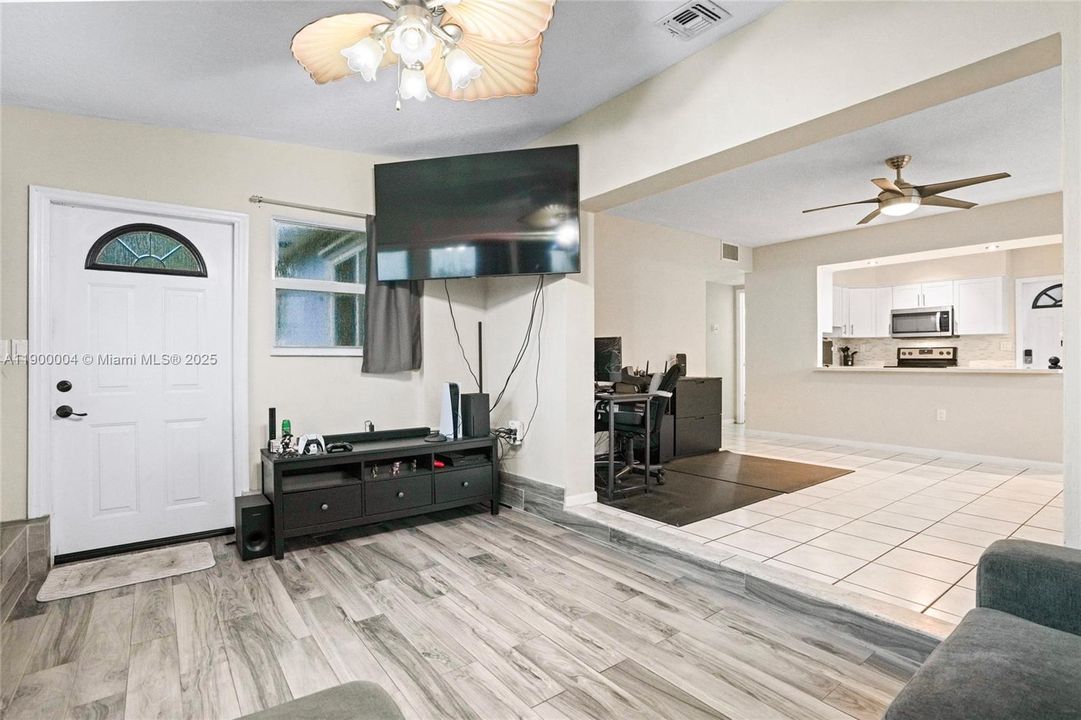 Recently Rented: $3,500 (3 beds, 2 baths, 1302 Square Feet)