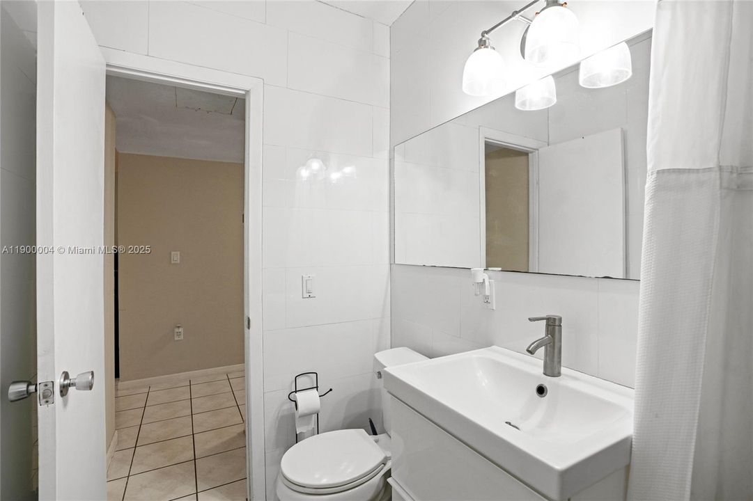 Recently Rented: $3,500 (3 beds, 2 baths, 1302 Square Feet)