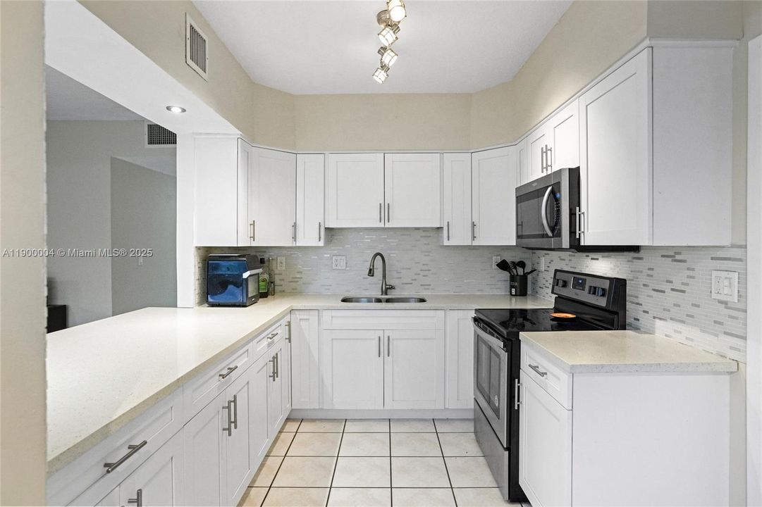 Recently Rented: $3,500 (3 beds, 2 baths, 1302 Square Feet)