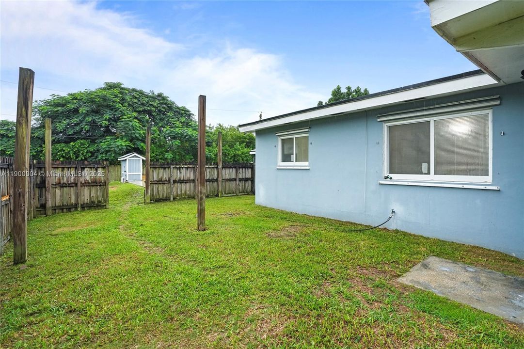 Recently Rented: $3,500 (3 beds, 2 baths, 1302 Square Feet)