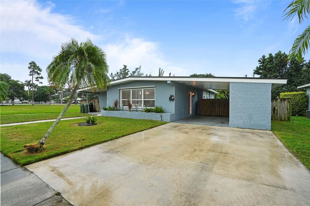 Recently Rented: $3,500 (3 beds, 2 baths, 1302 Square Feet)