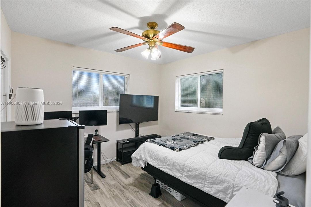 Recently Rented: $3,500 (3 beds, 2 baths, 1302 Square Feet)