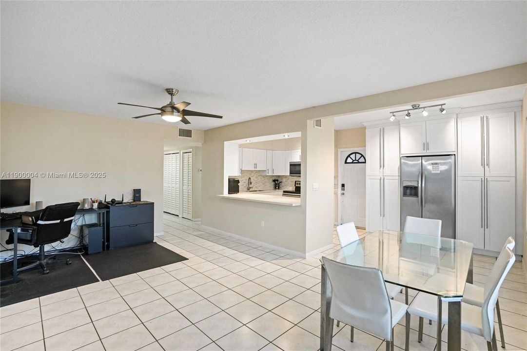 Recently Rented: $3,500 (3 beds, 2 baths, 1302 Square Feet)