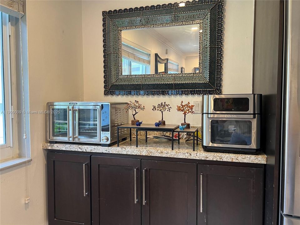 For Rent: $3,800 (3 beds, 3 baths, 1957 Square Feet)