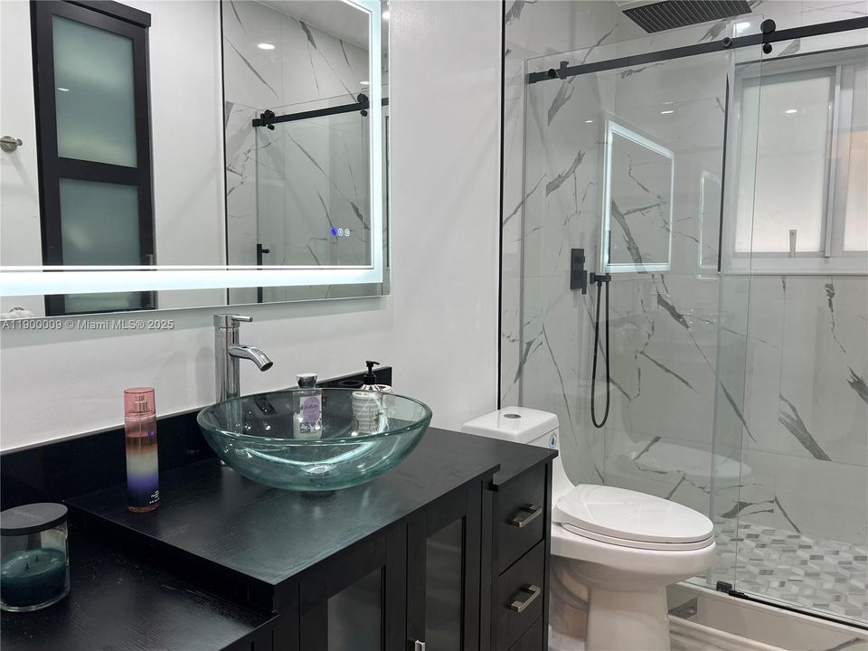 For Rent: $3,800 (3 beds, 3 baths, 1957 Square Feet)