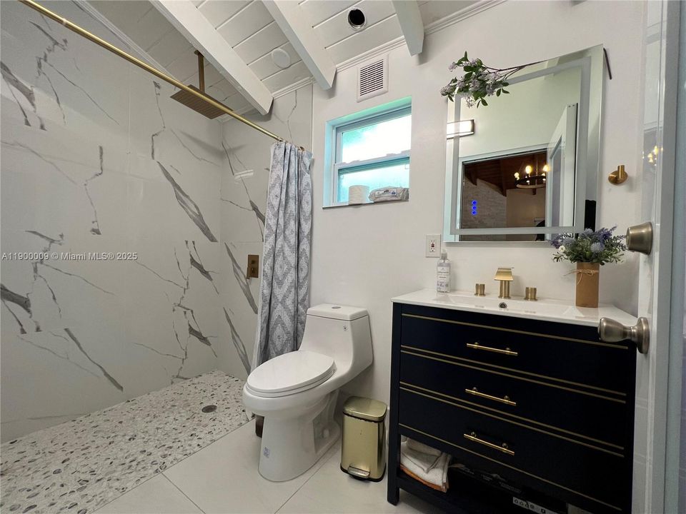 For Rent: $3,800 (3 beds, 3 baths, 1957 Square Feet)