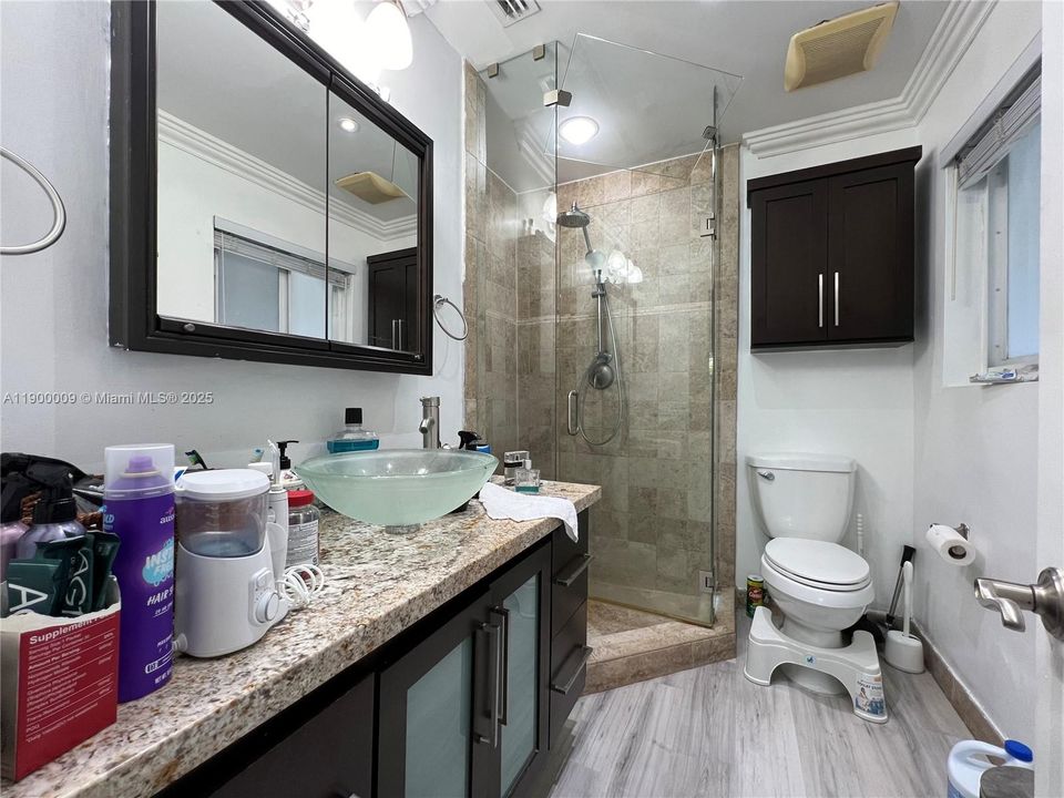 For Rent: $3,800 (3 beds, 3 baths, 1957 Square Feet)