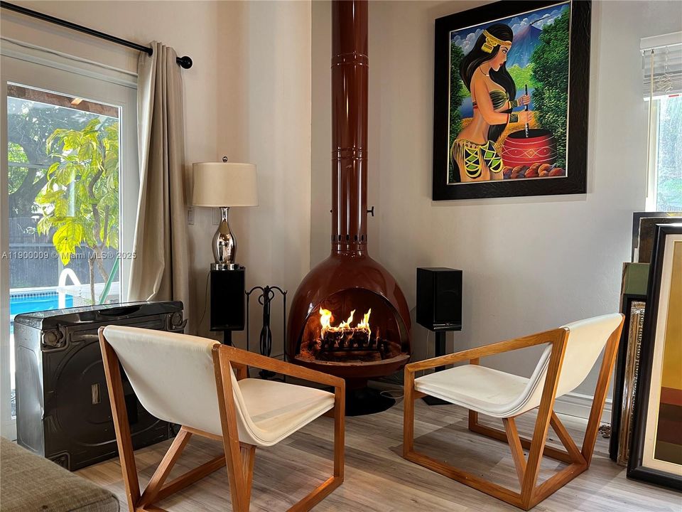 For Rent: $3,800 (3 beds, 3 baths, 1957 Square Feet)