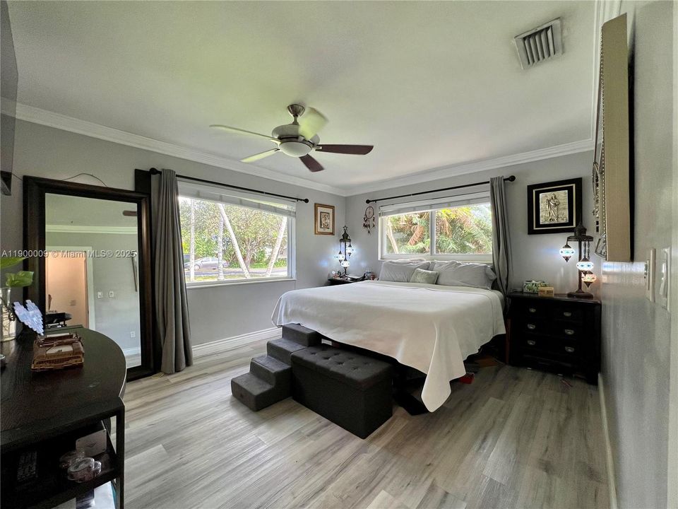 For Rent: $3,800 (3 beds, 3 baths, 1957 Square Feet)