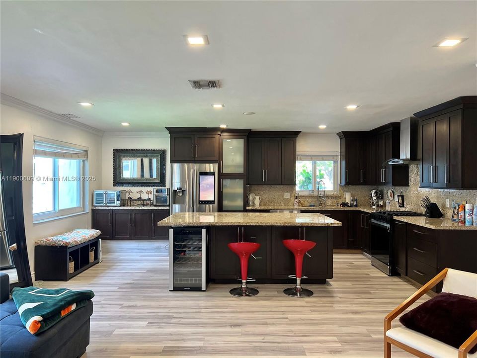 For Rent: $3,800 (3 beds, 3 baths, 1957 Square Feet)