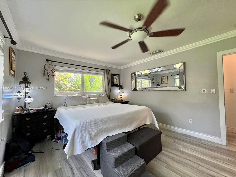 For Rent: $3,800 (3 beds, 3 baths, 1957 Square Feet)