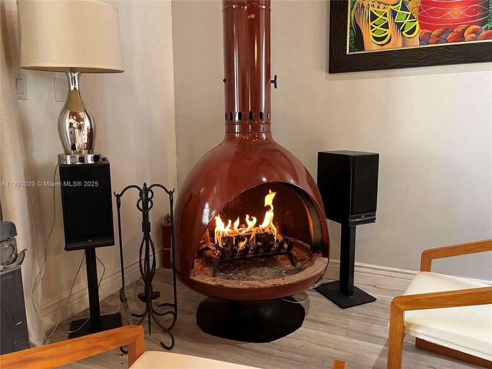 For Rent: $3,800 (3 beds, 3 baths, 1957 Square Feet)