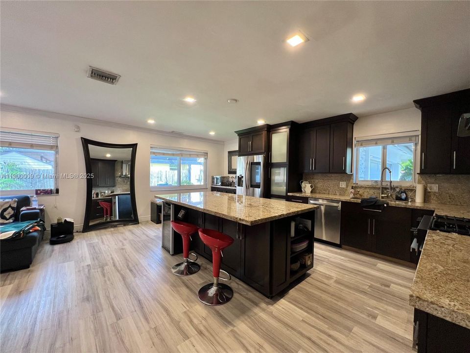 For Rent: $3,800 (3 beds, 3 baths, 1957 Square Feet)