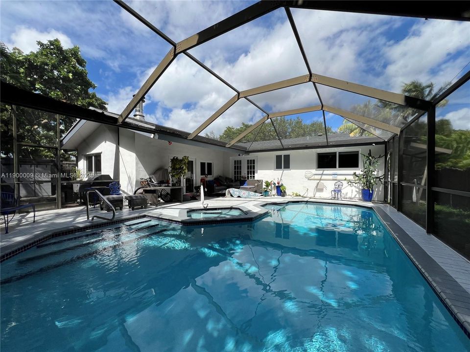 For Rent: $3,800 (3 beds, 3 baths, 1957 Square Feet)