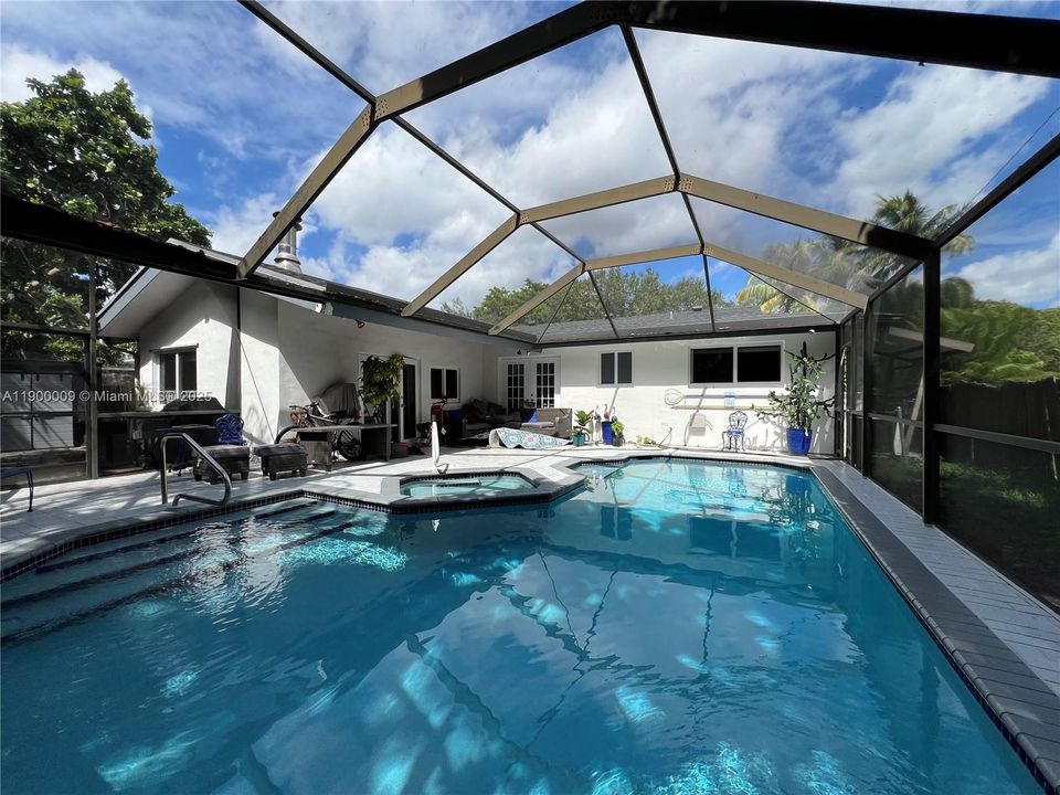 For Rent: $3,800 (3 beds, 3 baths, 1957 Square Feet)