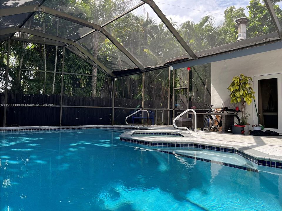 For Rent: $3,800 (3 beds, 3 baths, 1957 Square Feet)