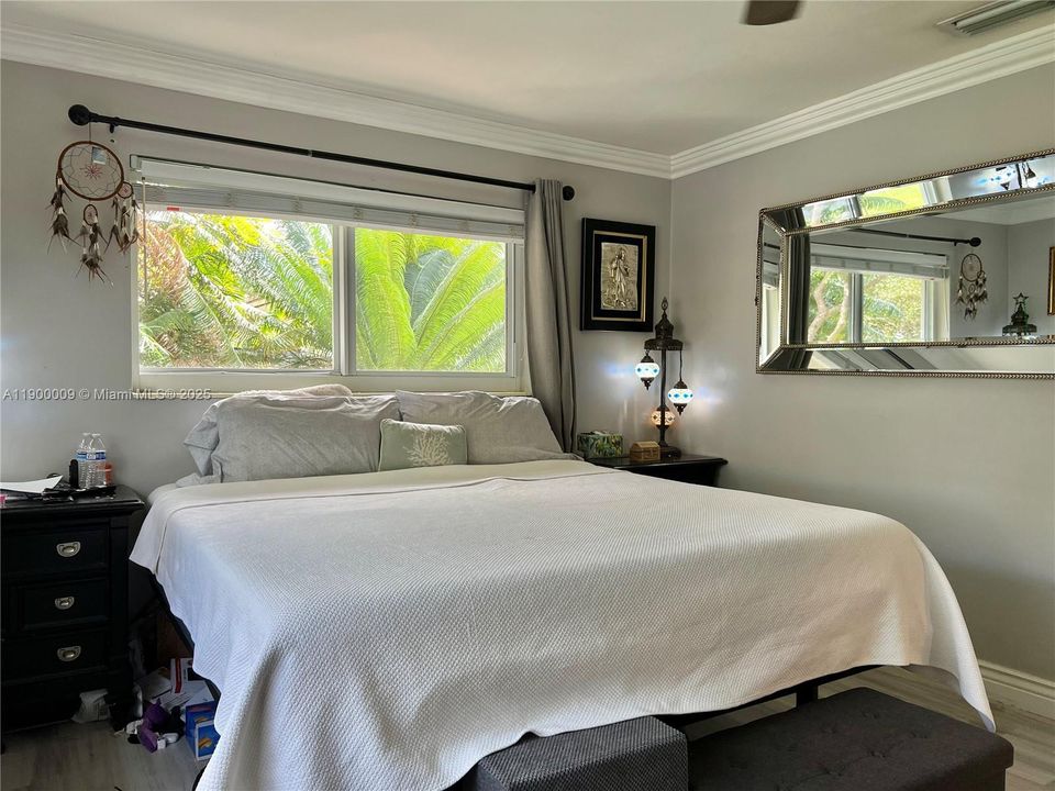 For Rent: $3,800 (3 beds, 3 baths, 1957 Square Feet)