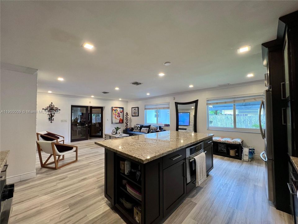 For Rent: $3,800 (3 beds, 3 baths, 1957 Square Feet)