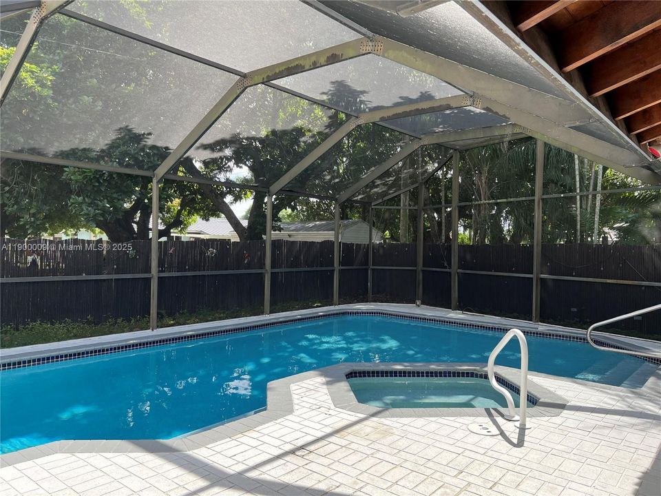 For Rent: $3,800 (3 beds, 3 baths, 1957 Square Feet)